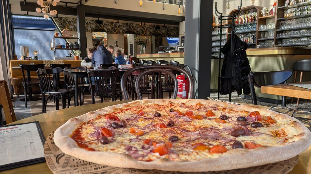 Pizza in der L’Osteria